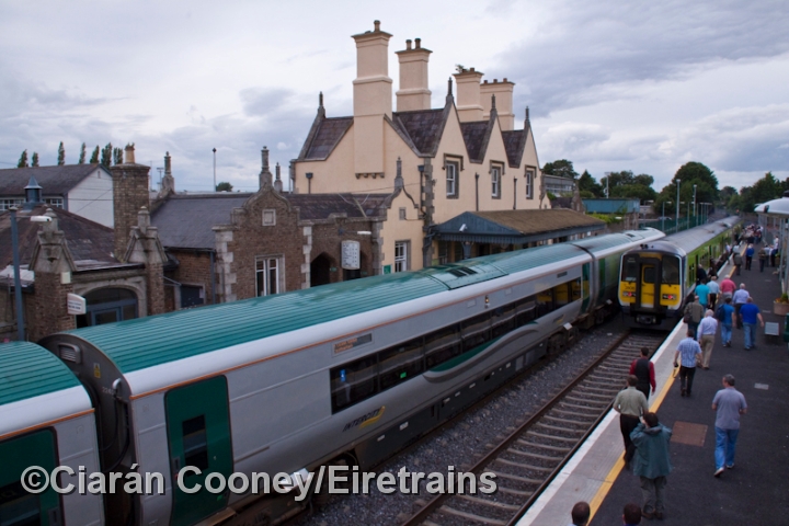 Carlow_20100717_010_CC_JA.jpg - A busy scene at Carlow, with the IRRS special preparing to depart north to Dublin. The extension of the down platform resulted in the demolition of the GSWR brick built signal cabin at the north end of the station.