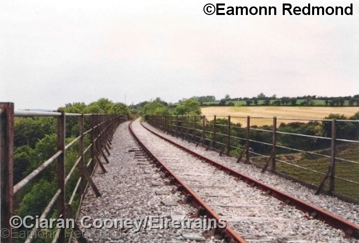 Durrow_20080422_002_CC_JA.jpg - This was the trackbed on Ballyvoyle Viaduct in 1996, showing the track still intact. In the late 1990s Irish Rail lifted line. ©Eamonn Redmond